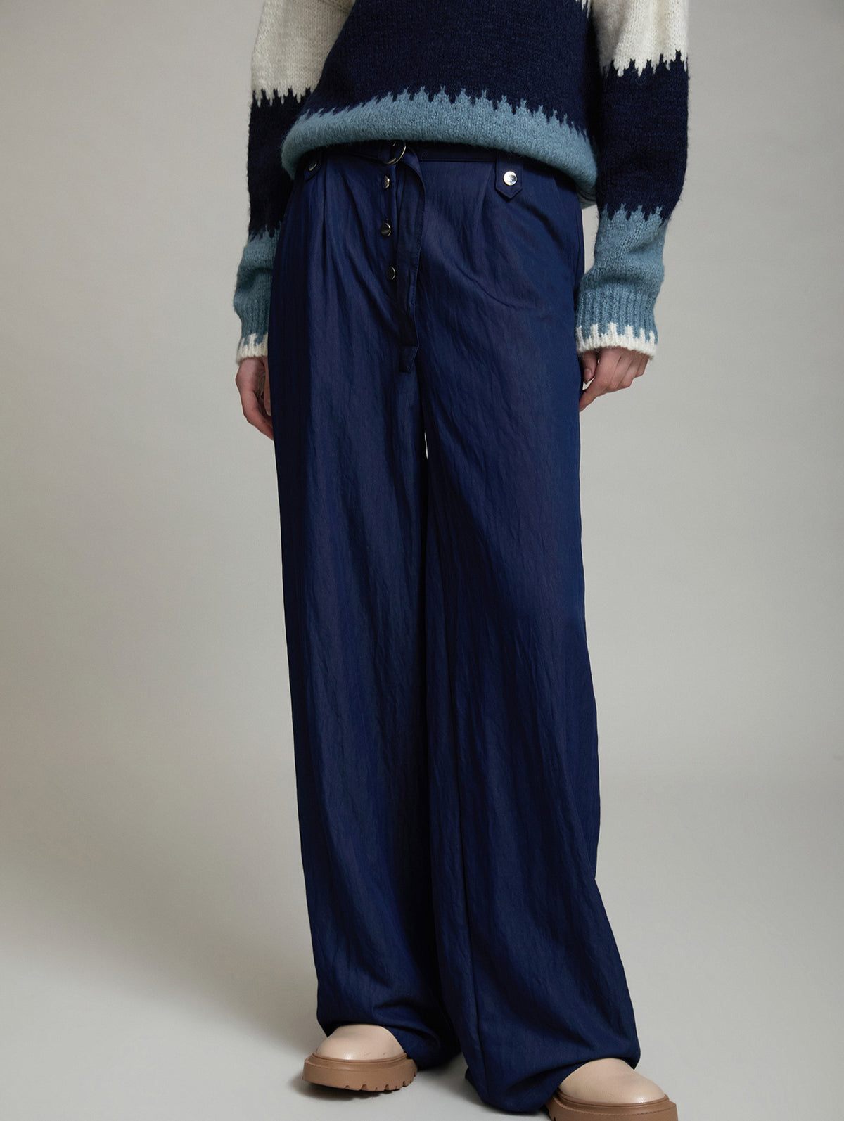 PANTALON DENIM FLUIDO CON CINTURON