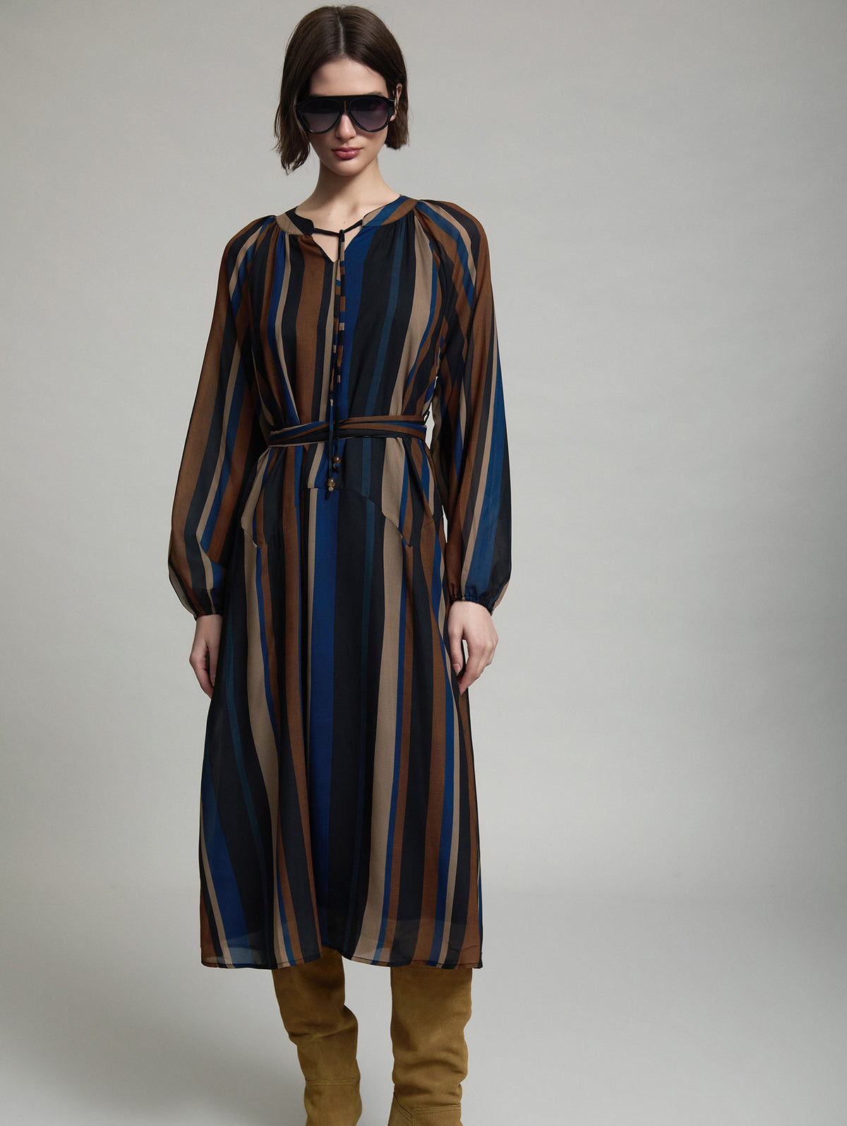 VESTIDO MIDI GASA CON ESTAMPADO RAYAS MULTICOLOR