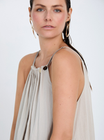 Vestido Largo Fluido con Cuello Halter