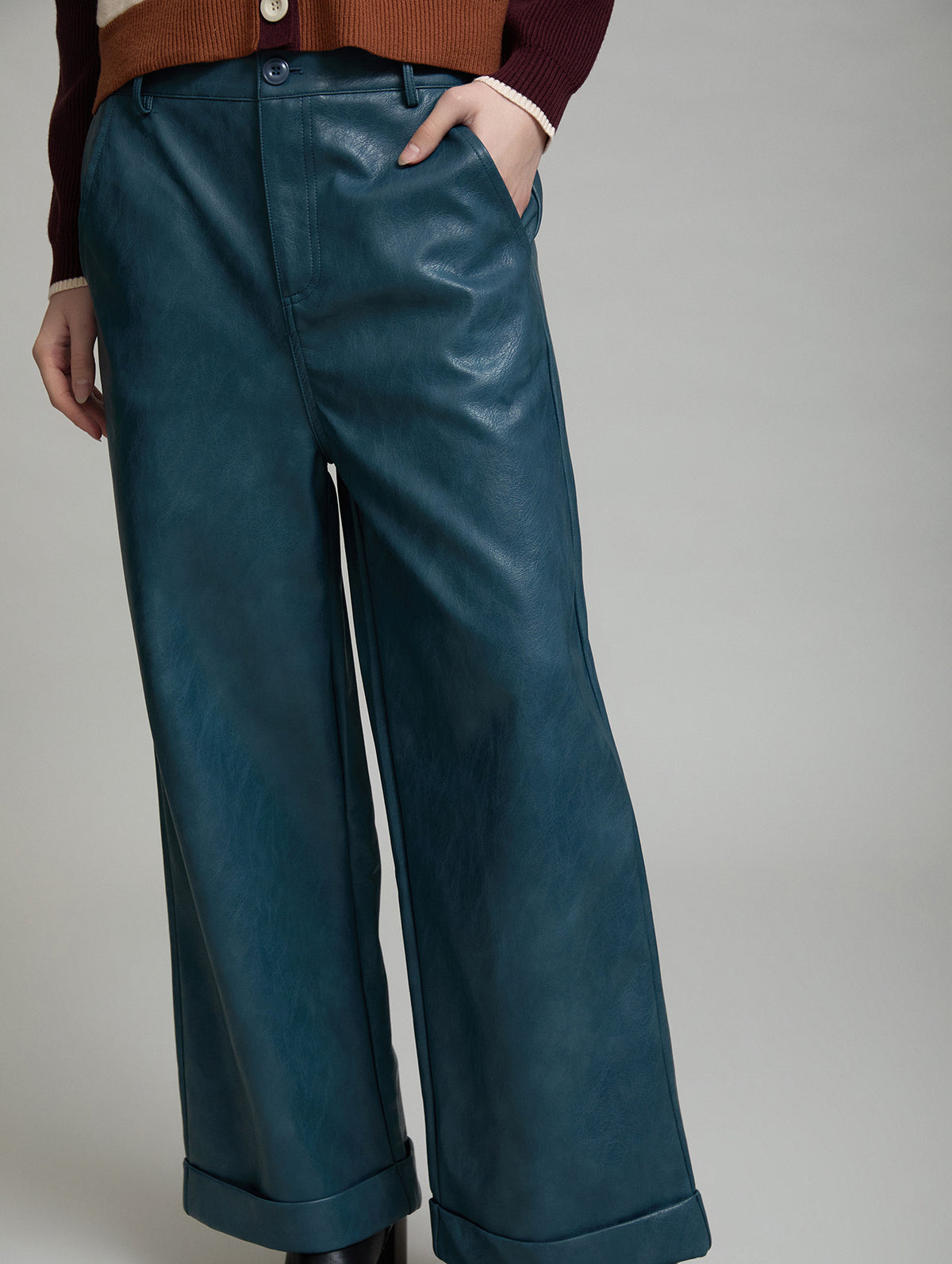 PANTALON RECTO EFECTO PIEL