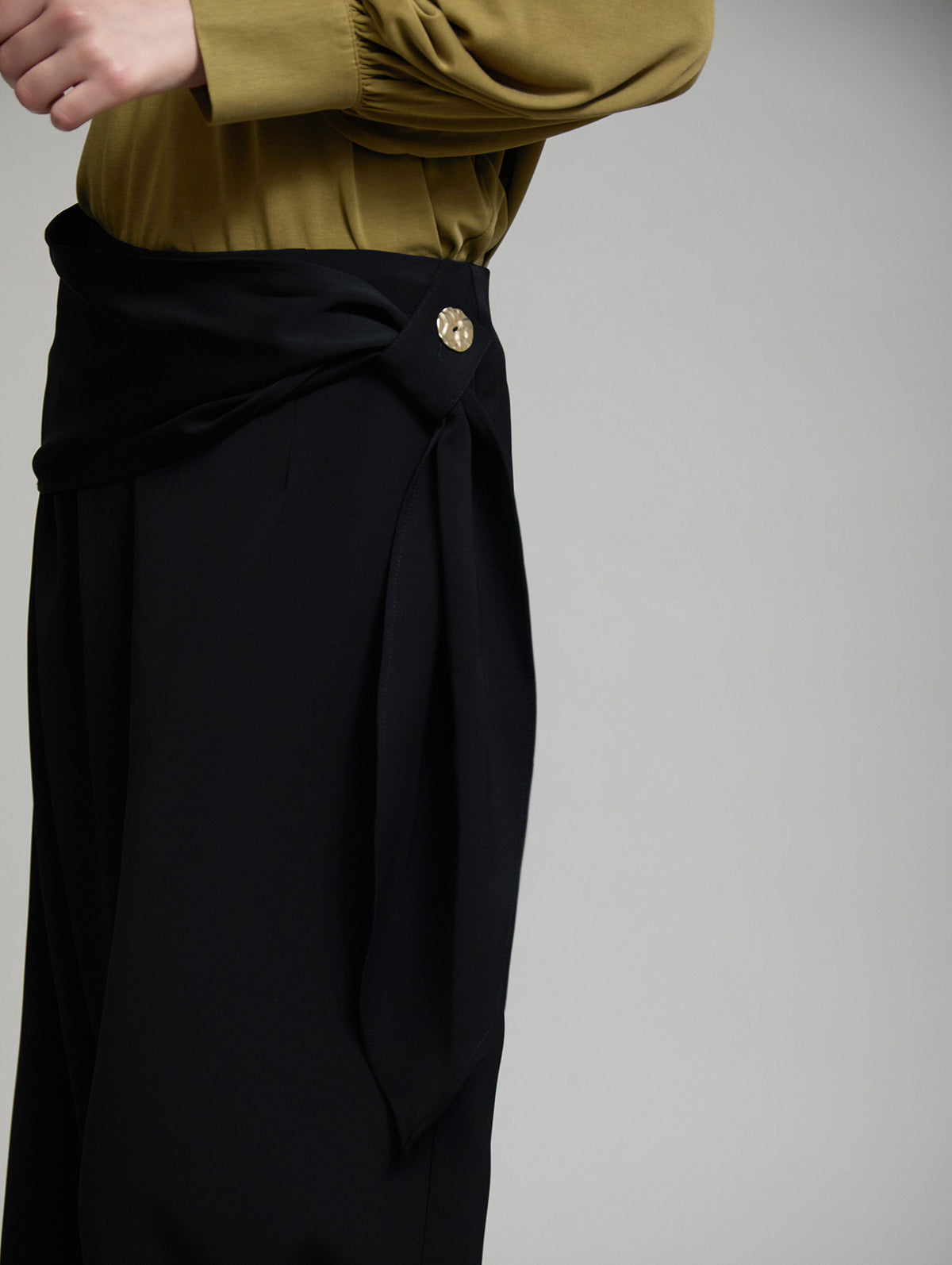 PANTALON PALAZZO CON DETALLE EN LA CINTURA
