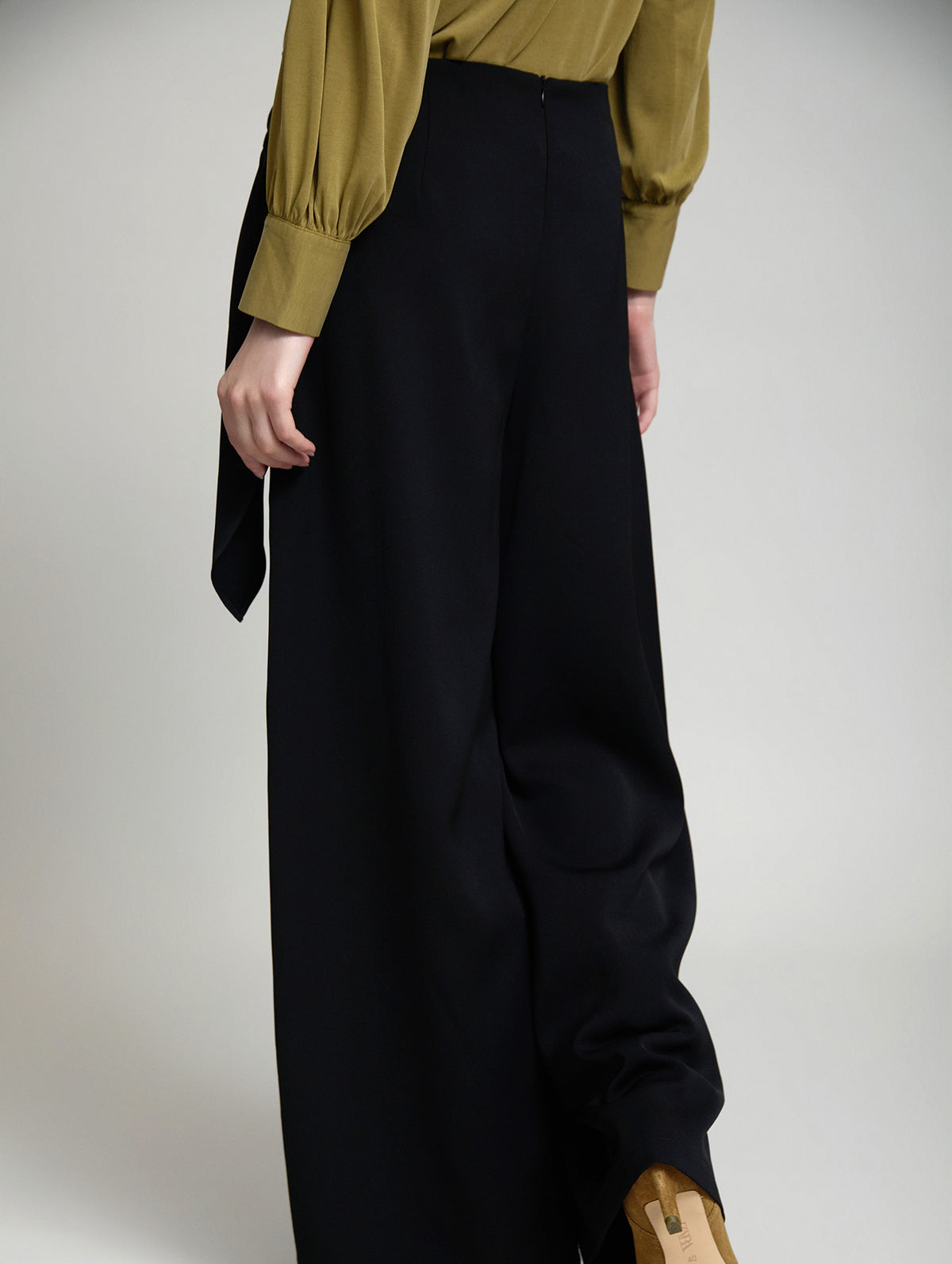 PANTALON PALAZZO CON DETALLE EN LA CINTURA