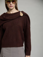 JERSEY PUNTO CON BUFANDAD Y BROCHE DORADO