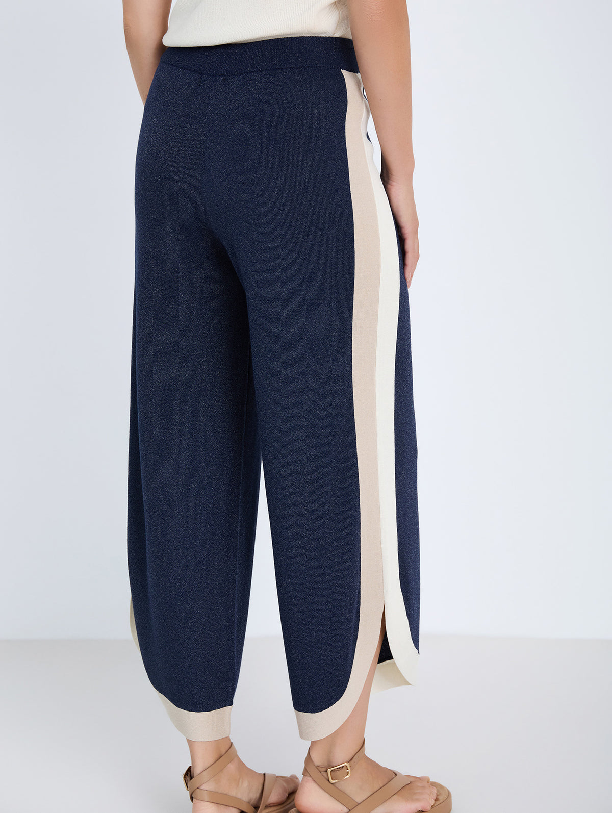 Pantalón Cropped de Punto Fino Metalizado