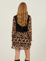 Vestido romántico corto con estampado floral