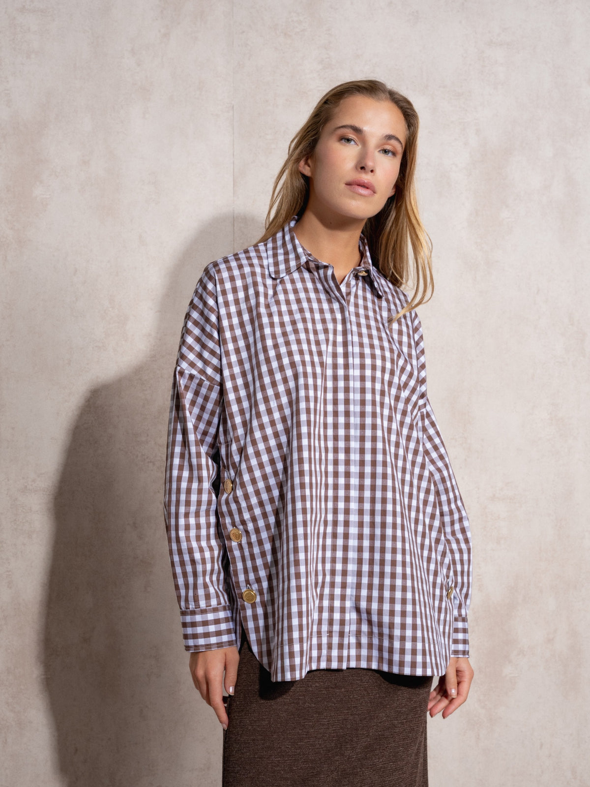 Blusa Oversize Botones Dorados