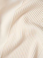 BLUSA FLUIDA ROMANTICA CON CUELLO ALTO FRUNCIDO