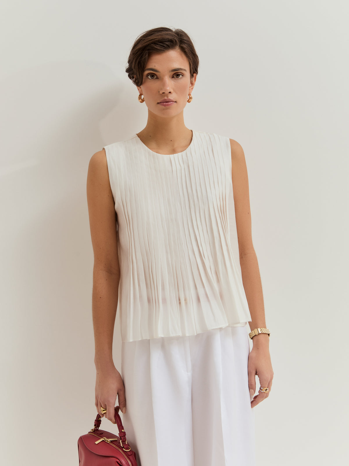 Blusa Plisada sin Mangas de Cuello Redondo