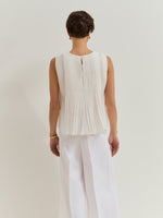 Blusa Plisada sin Mangas de Cuello Redondo