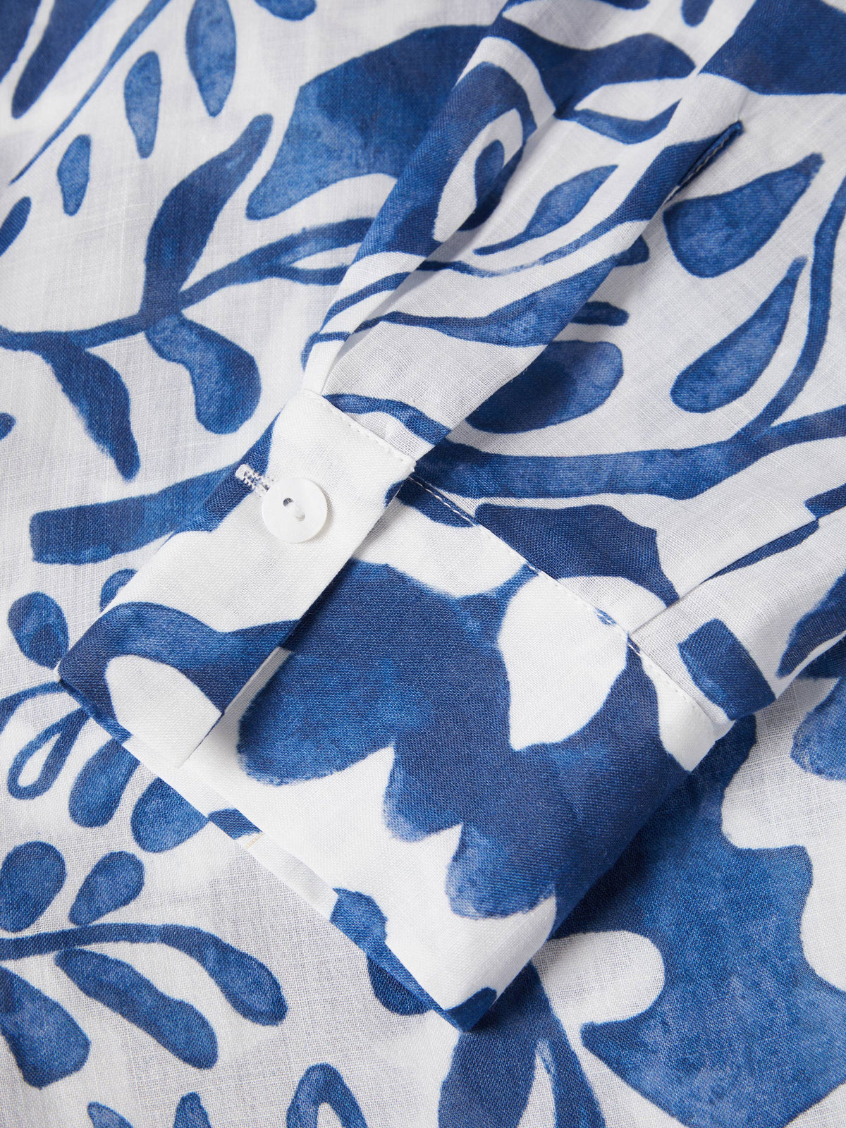 Camisa de ramio con estampado de hojas
