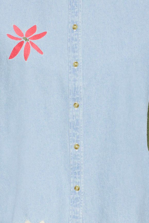Camisa Ihtulle vaquera bordada con cuello mao