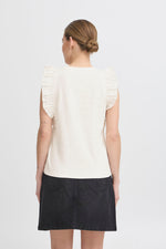 Camiseta Blanca Básica con Volante en Manga