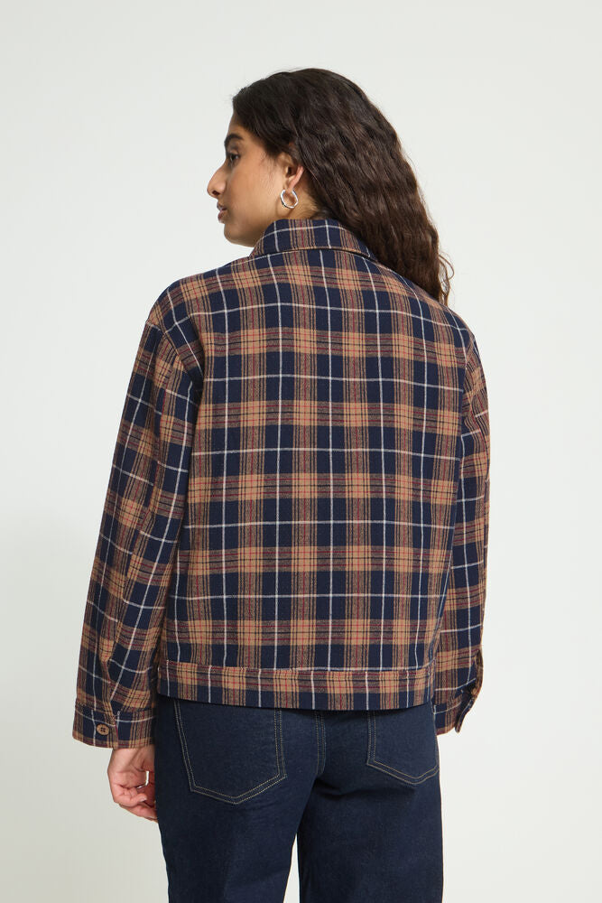 CHAQUETA CORTA CUADROS CON BOLSILLOS
