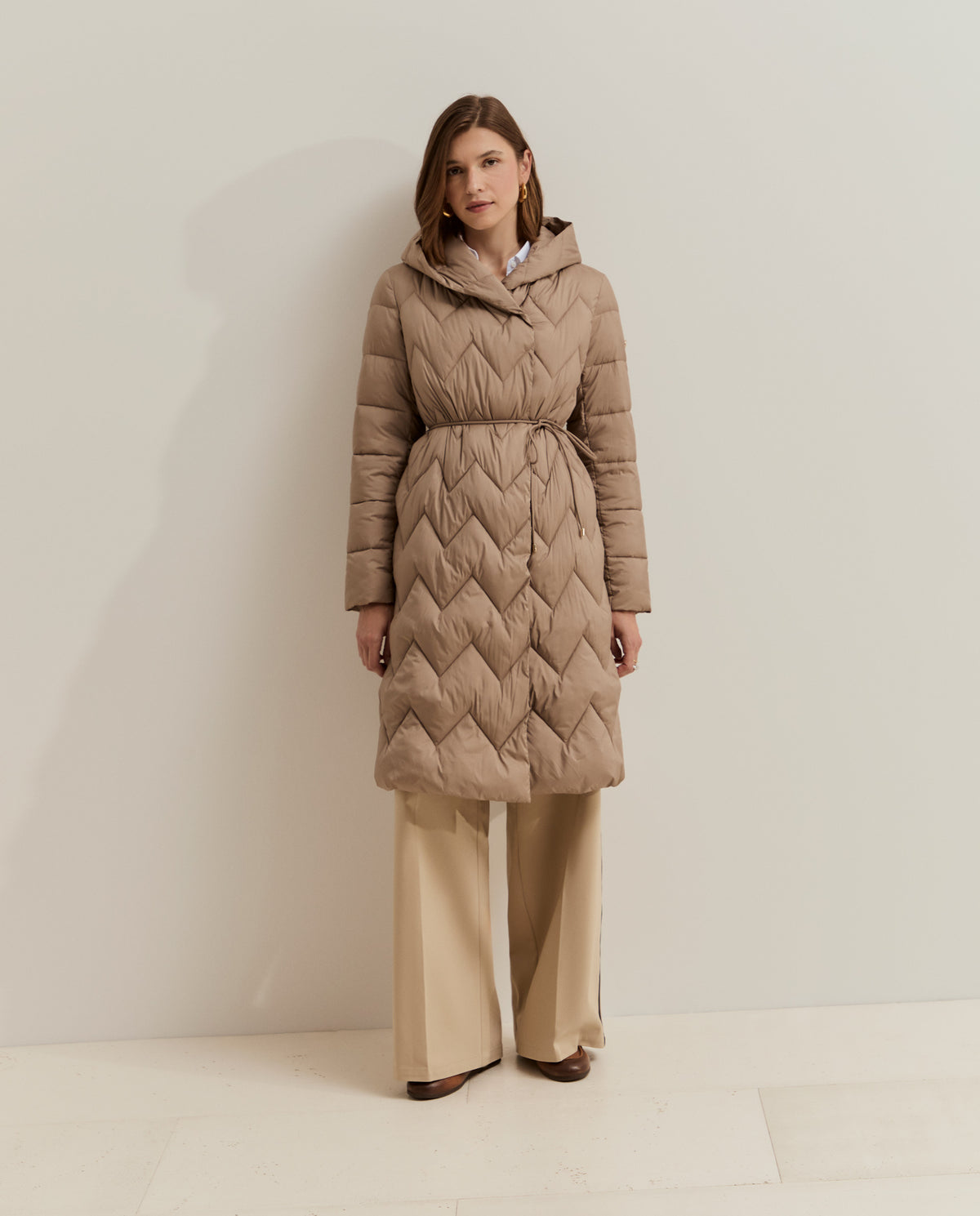 PARKA ACOLCHADA CON CINTURON