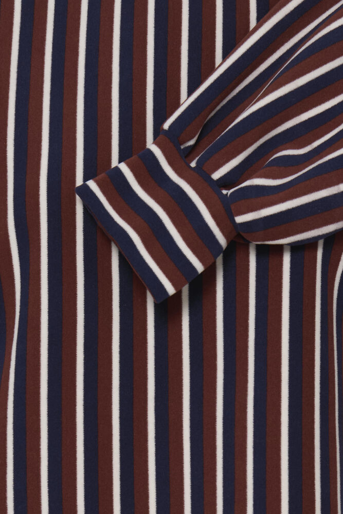 JERSEYPUNTO RAYAS VERTICALES Y CUELLO REDONDO