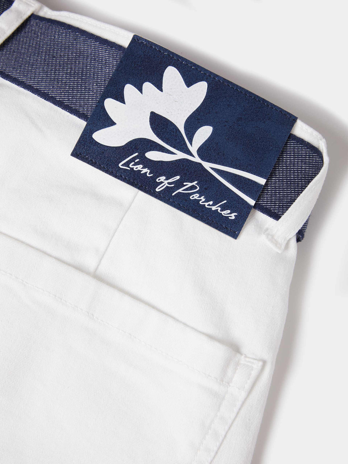 Pantalones de Algodón con cinturón y Bajo Deshilachado