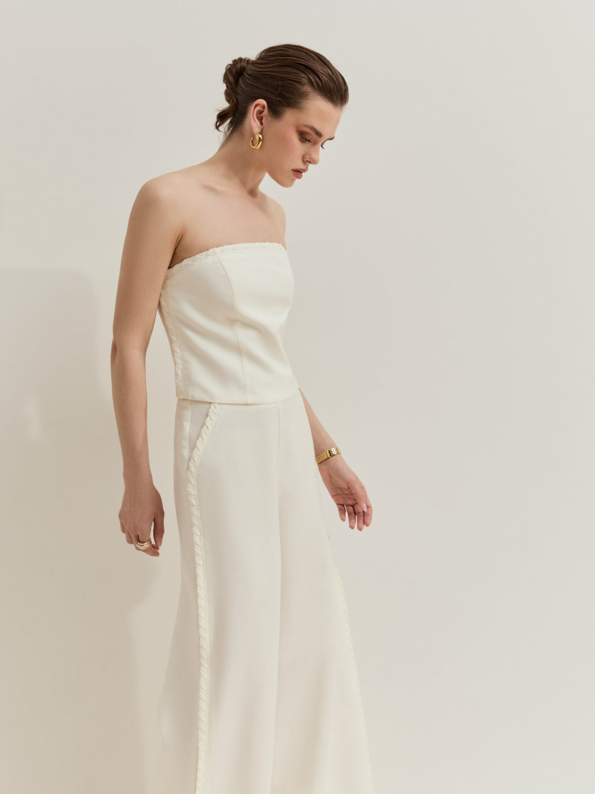 Pantalón Ancho con Detalle Trenzado