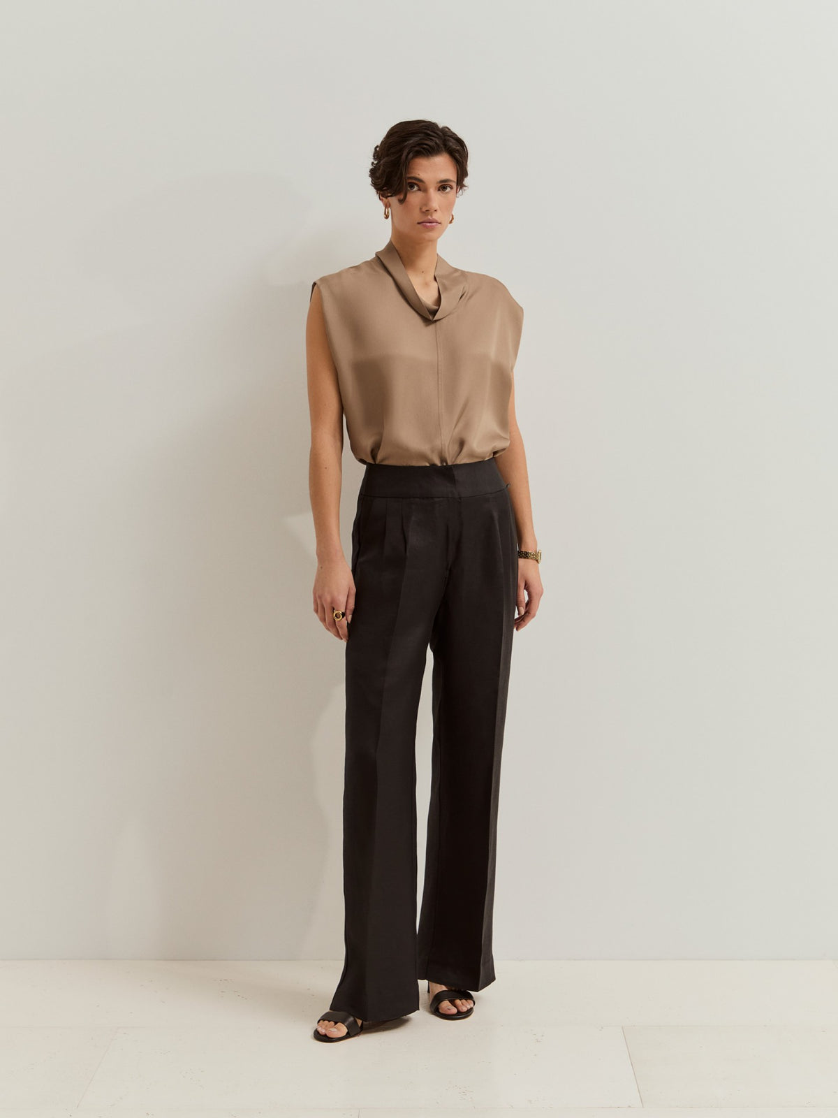 Pantalón Pierna Ancho de Lino con Pinzas