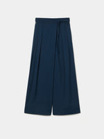PANTALON PIERNA ANCHA CON PLIEGUES Y LAZO LATERAL