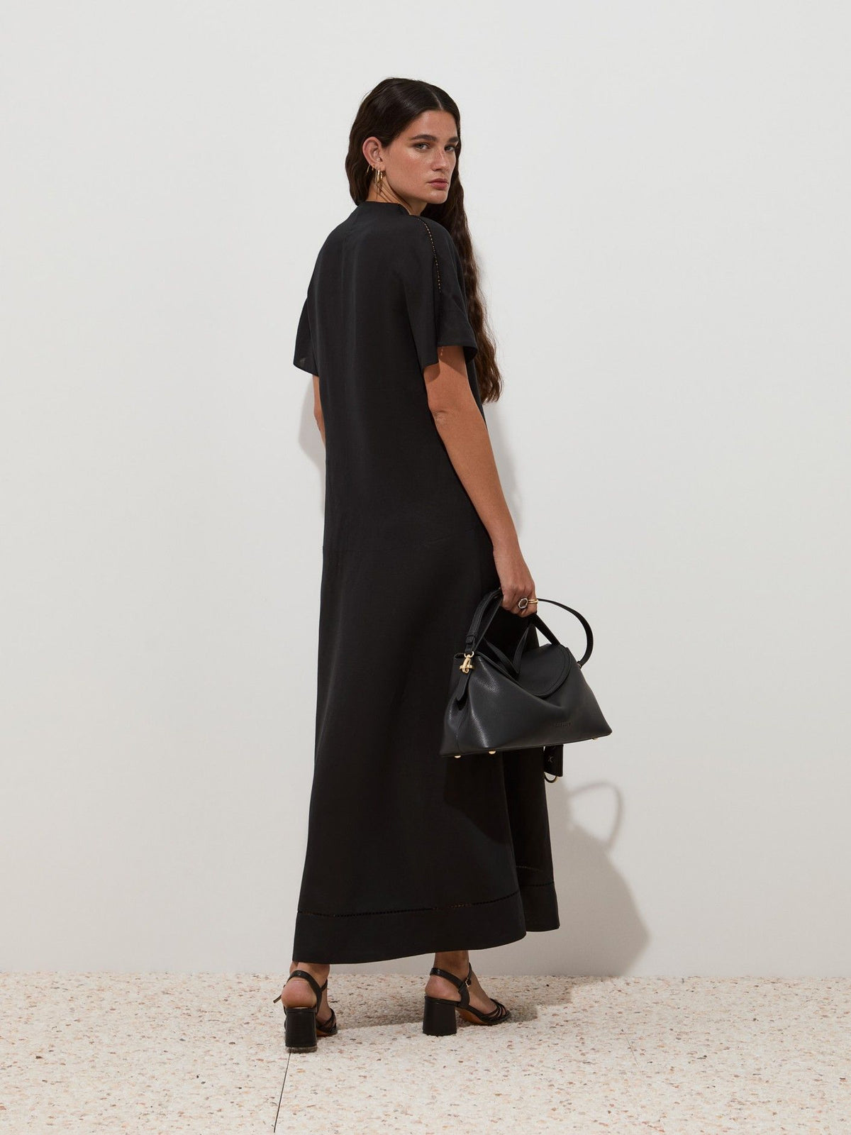 Vestido Largo con Mangas Cortas