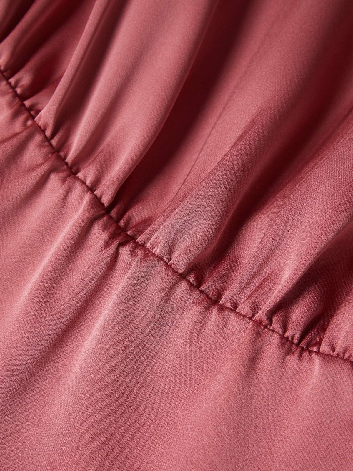 Vestido Largo Satinado Tono Rosa con Cintura Elástica