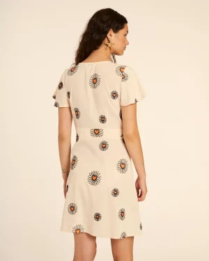 Vestido Bordado Corto Margaritas