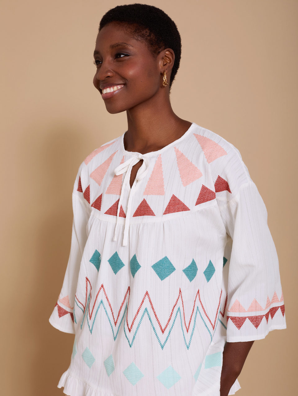 Blusa con Bordado Colores