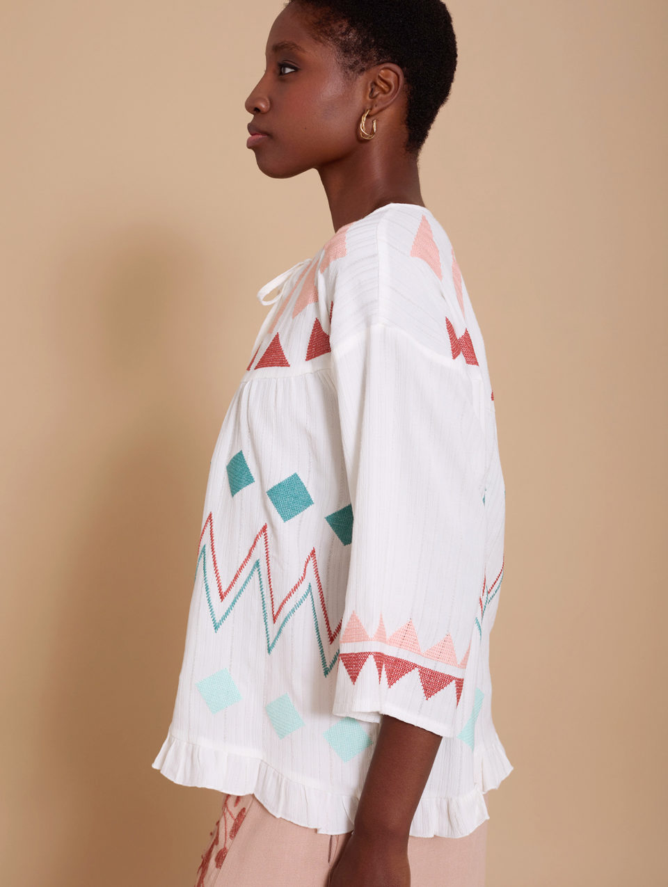 Blusa con Bordado Colores