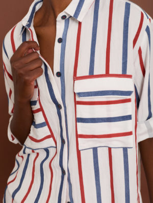 Camisa Oversize de Rayas Azul y Rojas