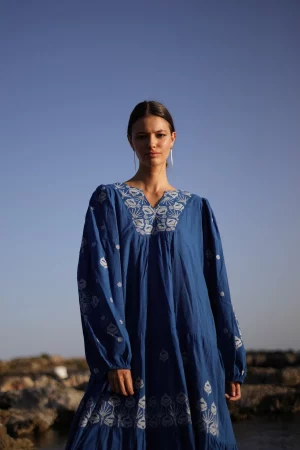 Vestido Largo Azul Bordado